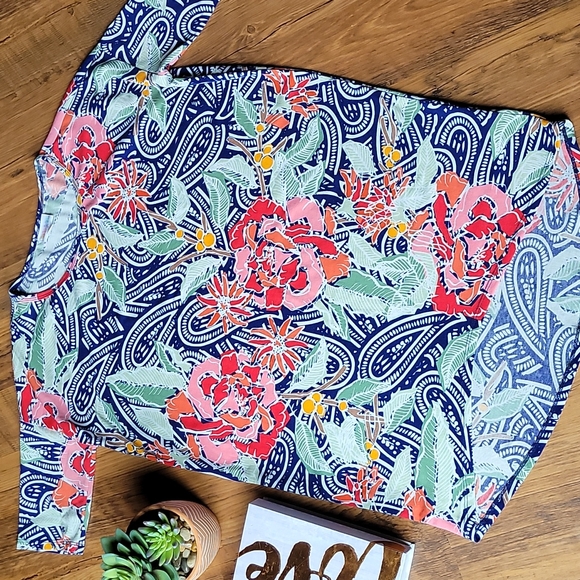 💕 Lularoe XXS Floral Irma Top - Picture 2 of 7